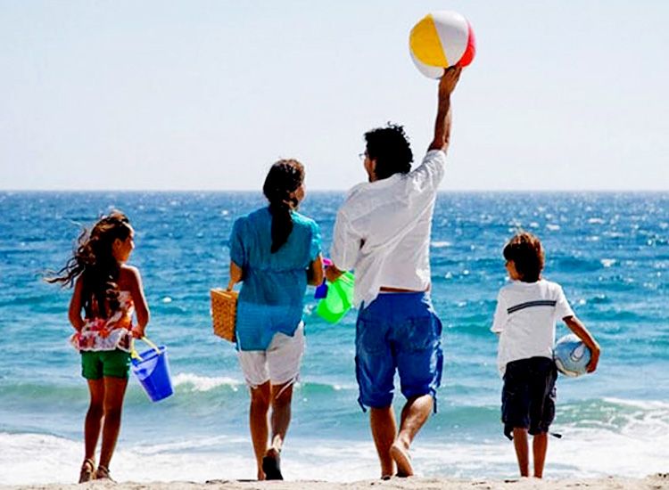 10 Things People Do On Holidays